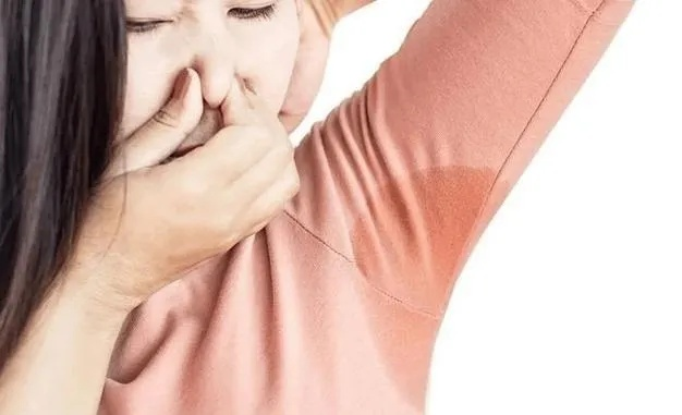 腋下有异味,如何判断是不是狐臭? 腋下有异味,如何判断是不是狐臭?
